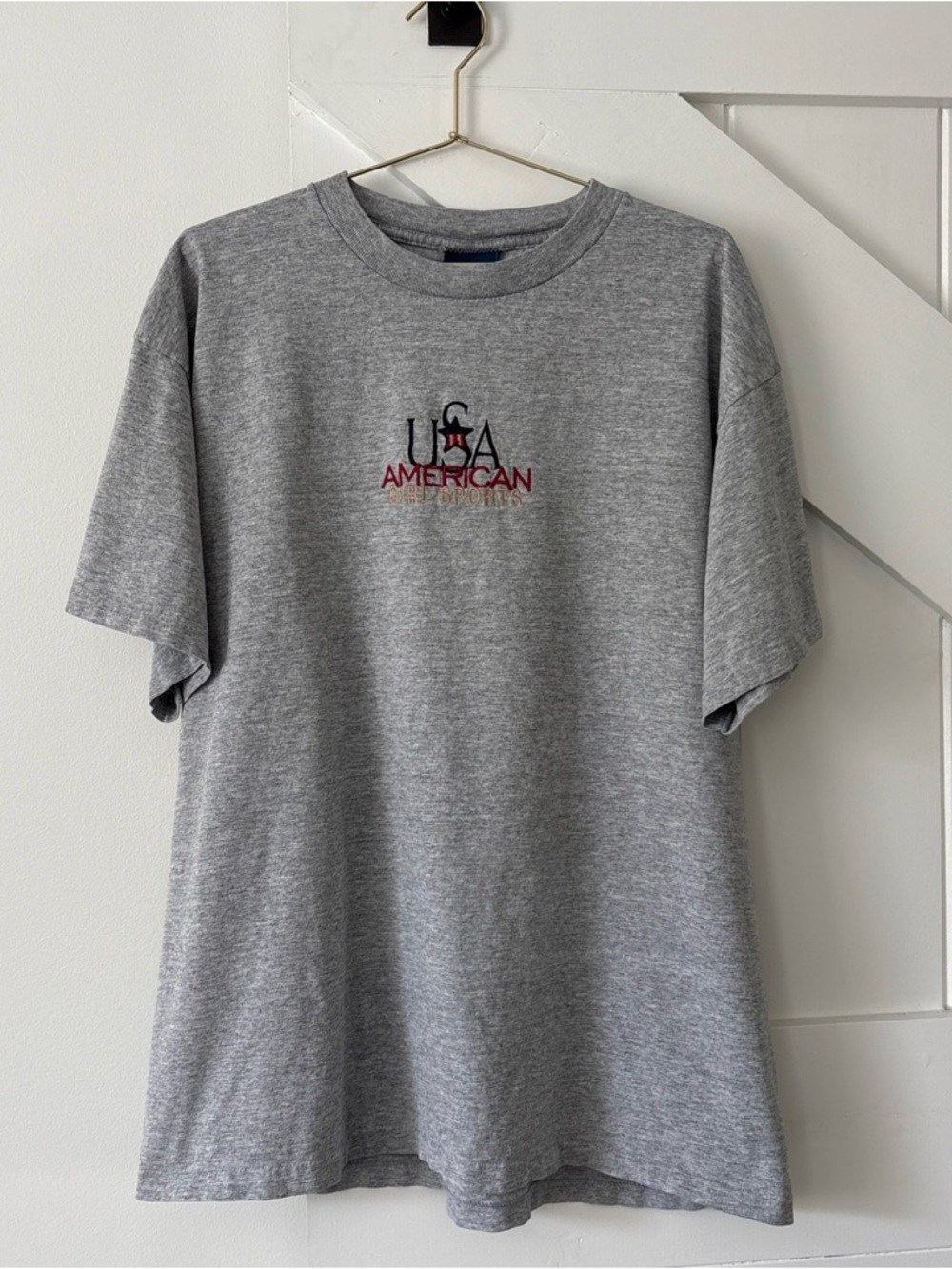 Famous Sportswear USA American Girls Sports Tshirt Vintage Embroidered  XL